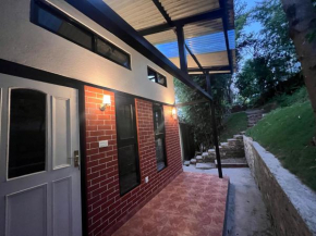 Avocado accommodations- Awsome cottage with loft